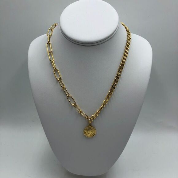18K Gold Plated Women's Queen Elizabeth Crown Coin Necklace Waterproof Chunky - Picture 3 of 13